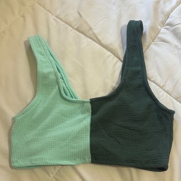 Two-Tone Tank - Picture 2 of 3